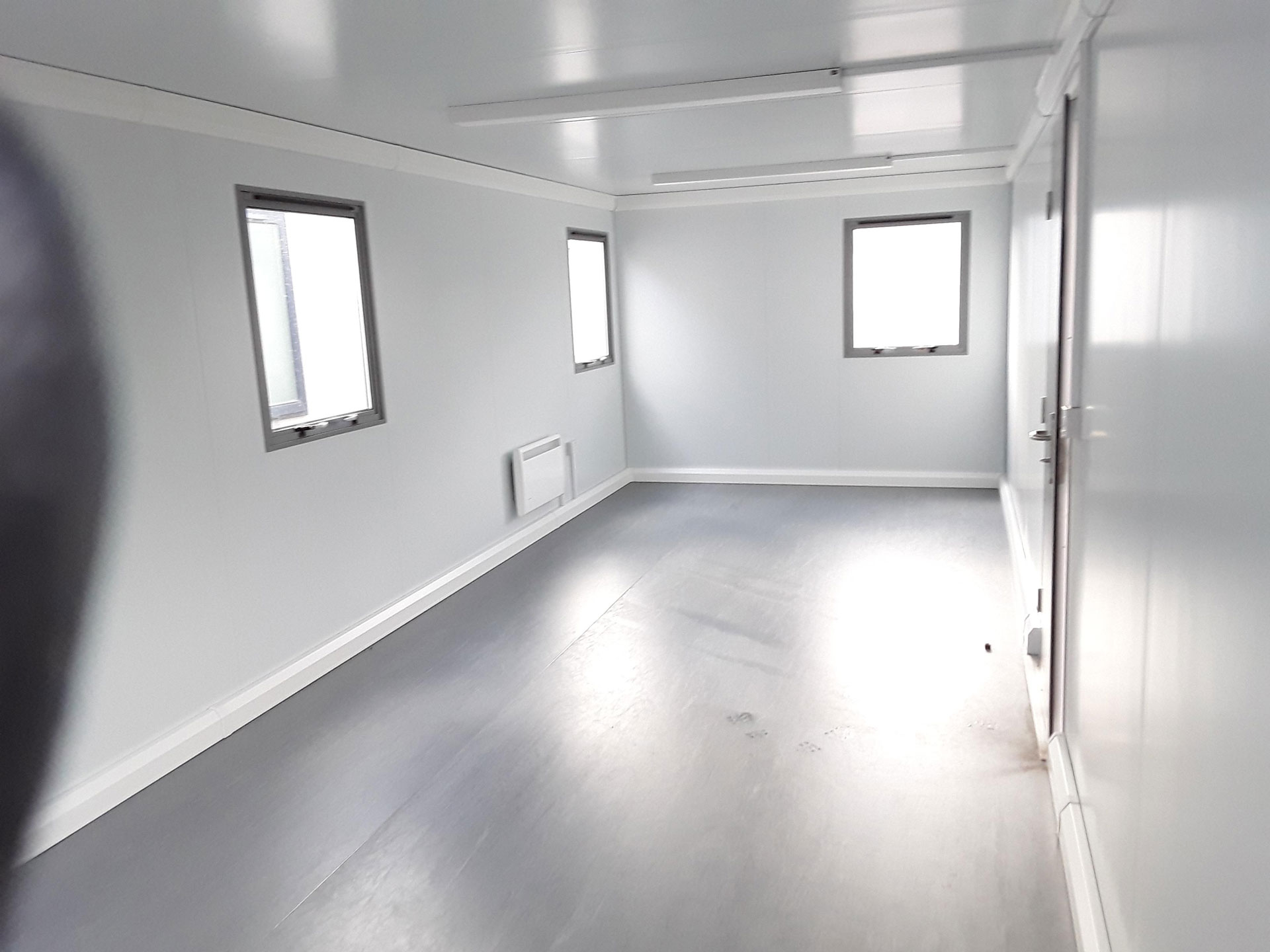 SL122_Inside2
