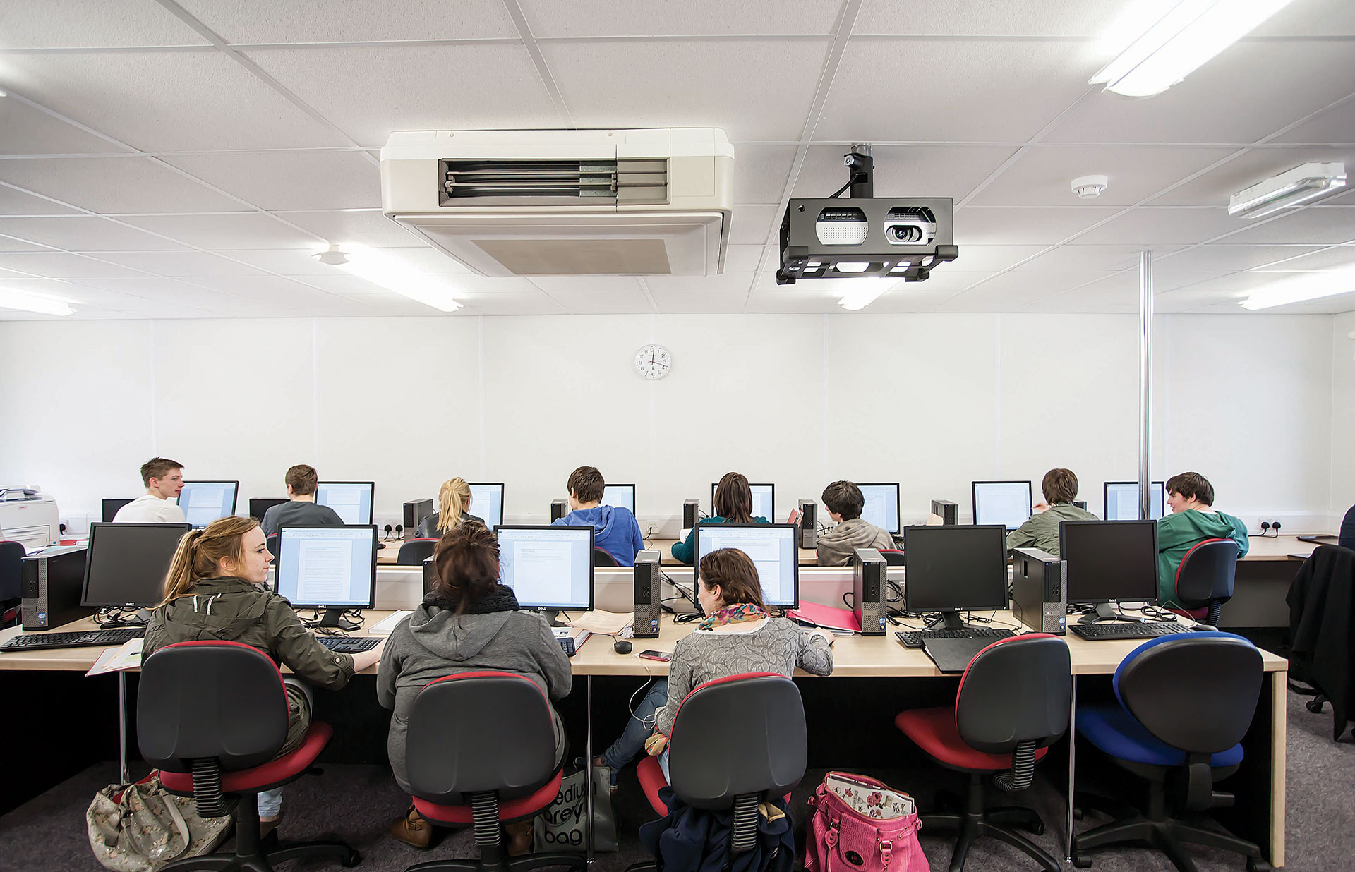 Bloc Informatique Salles informatiques l Salles de classe | Portakabin® FR